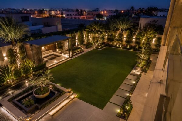 حديقة واسعة في الرحاب